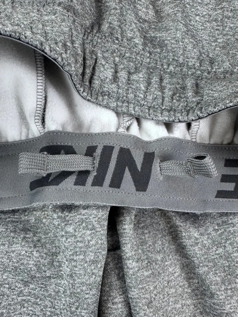 Nike BOYS Thermal Dri Fit Pants Gray Fleeced lined Sweatpants Youth Large